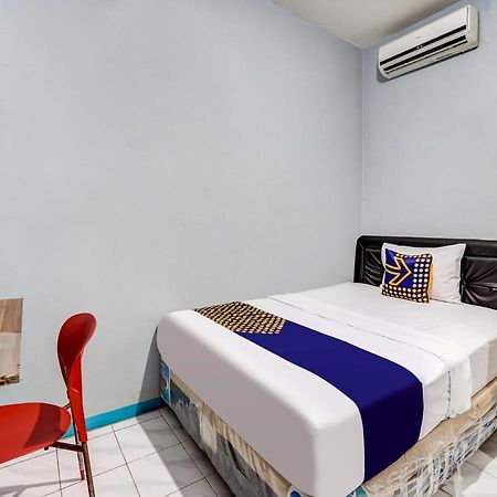 Spot On 90147 Gosepa Ambengan Plaza Hotel Surabaya Ngoại thất bức ảnh