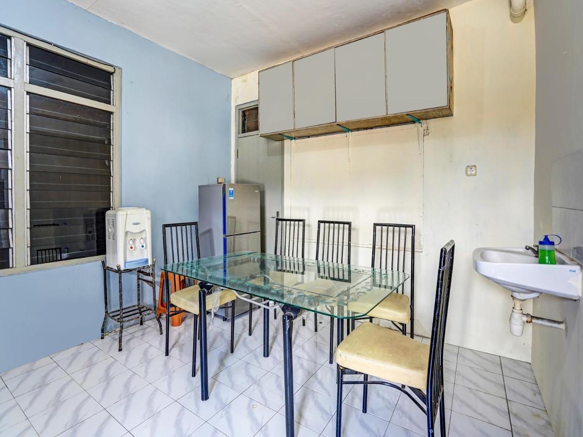Spot On 90147 Gosepa Ambengan Plaza Hotel Surabaya Ngoại thất bức ảnh
