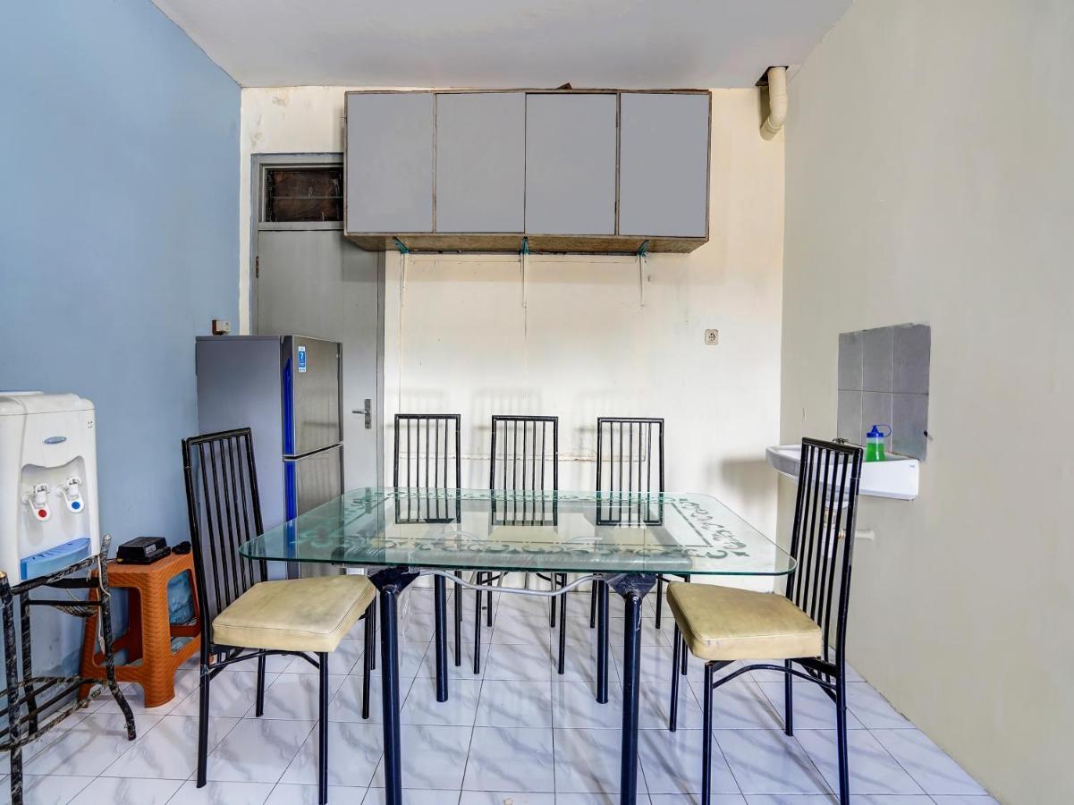 Spot On 90147 Gosepa Ambengan Plaza Hotel Surabaya Ngoại thất bức ảnh