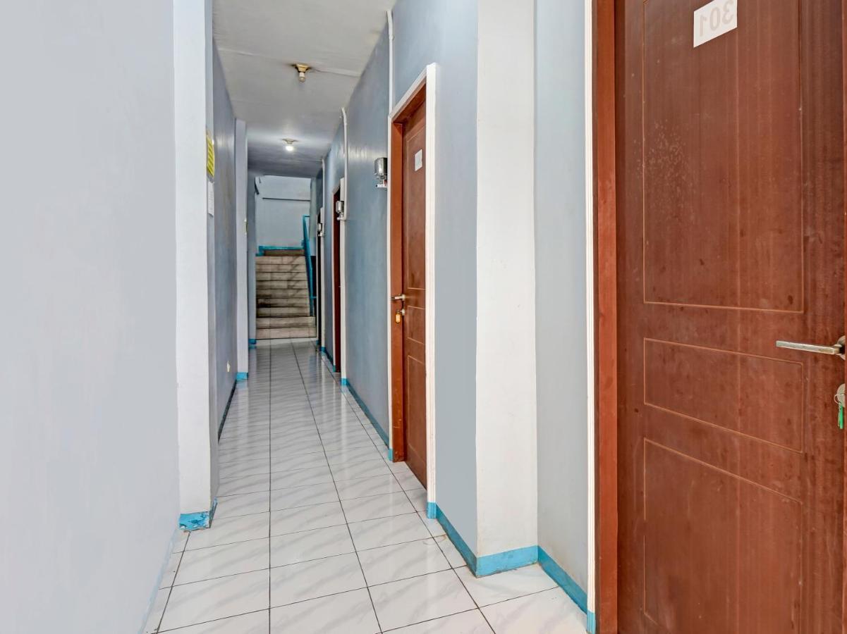 Spot On 90147 Gosepa Ambengan Plaza Hotel Surabaya Ngoại thất bức ảnh