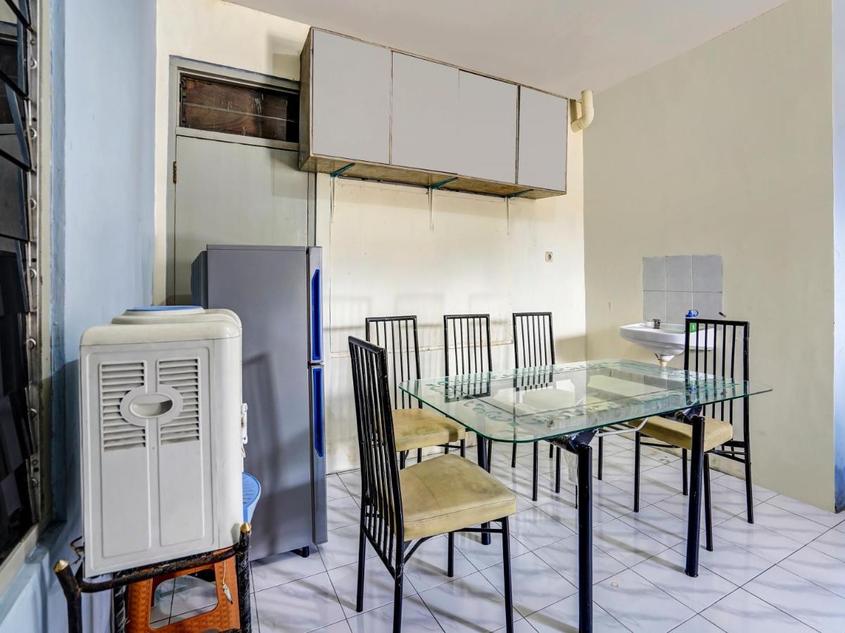 Spot On 90147 Gosepa Ambengan Plaza Hotel Surabaya Ngoại thất bức ảnh