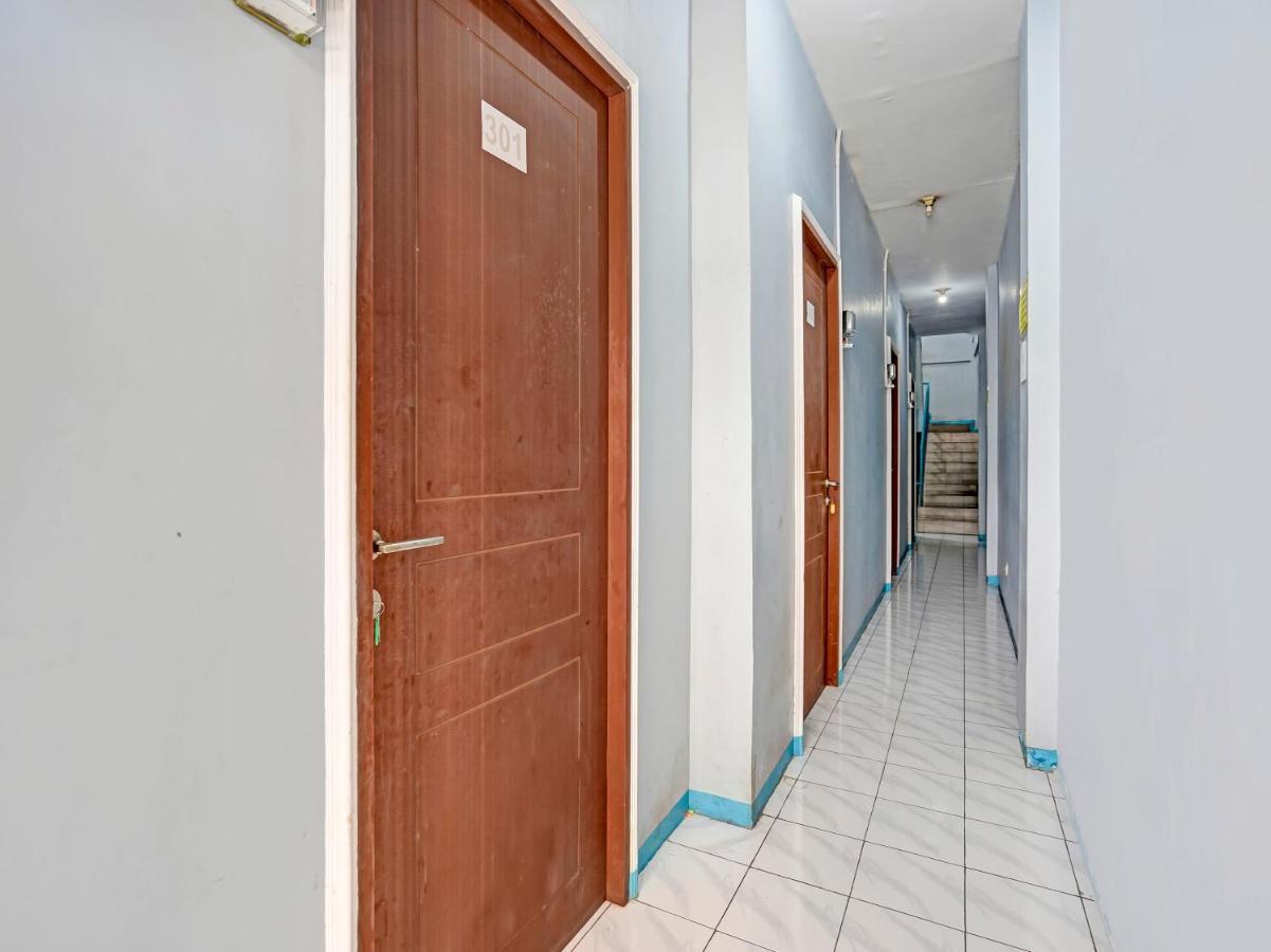 Spot On 90147 Gosepa Ambengan Plaza Hotel Surabaya Ngoại thất bức ảnh