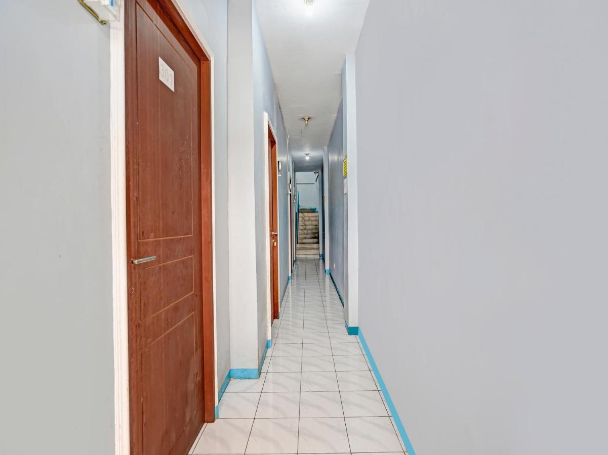 Spot On 90147 Gosepa Ambengan Plaza Hotel Surabaya Ngoại thất bức ảnh