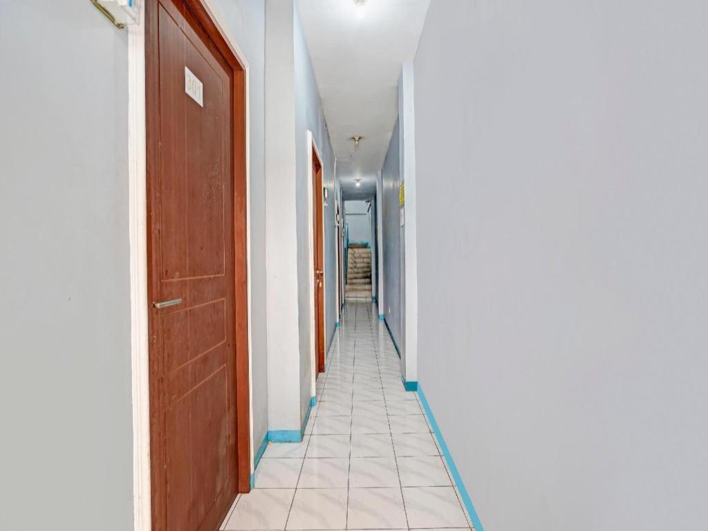 Spot On 90147 Gosepa Ambengan Plaza Hotel Surabaya Ngoại thất bức ảnh