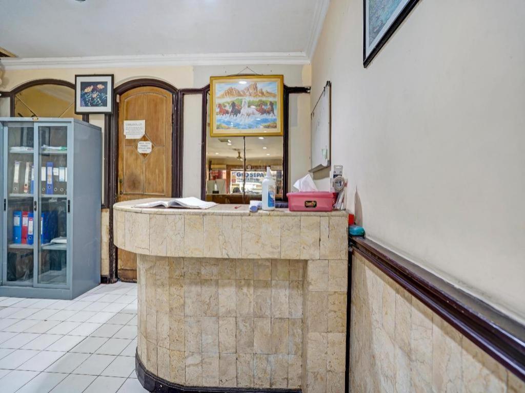 Spot On 90147 Gosepa Ambengan Plaza Hotel Surabaya Ngoại thất bức ảnh